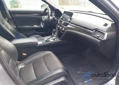 2018 Honda Accord Sport z USA, uszkodzony, nr VIN 1HGCV1F3XJA028424